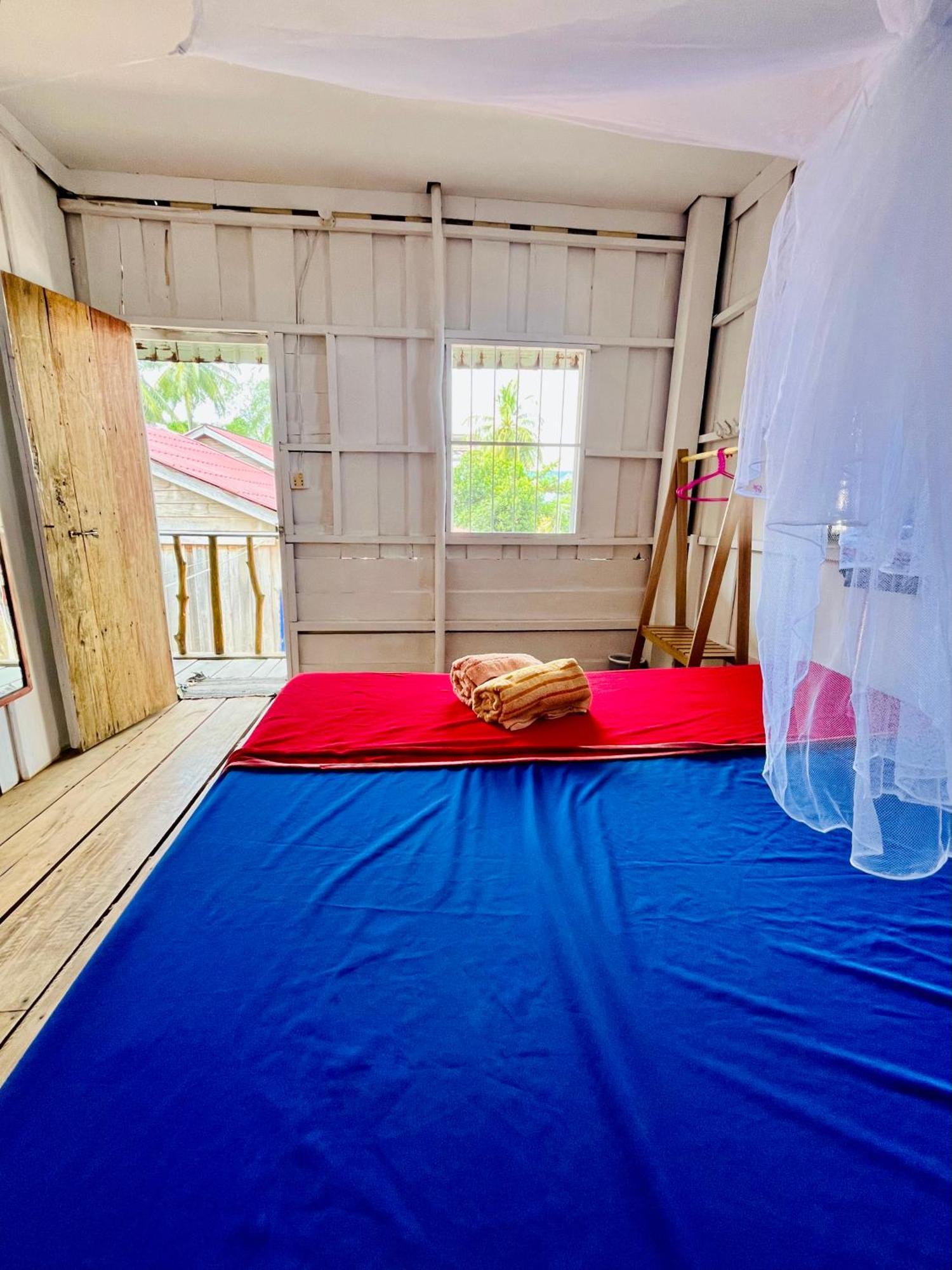 Happiness Guesthouse Ko Rong Sanloem Eksteriør bilde